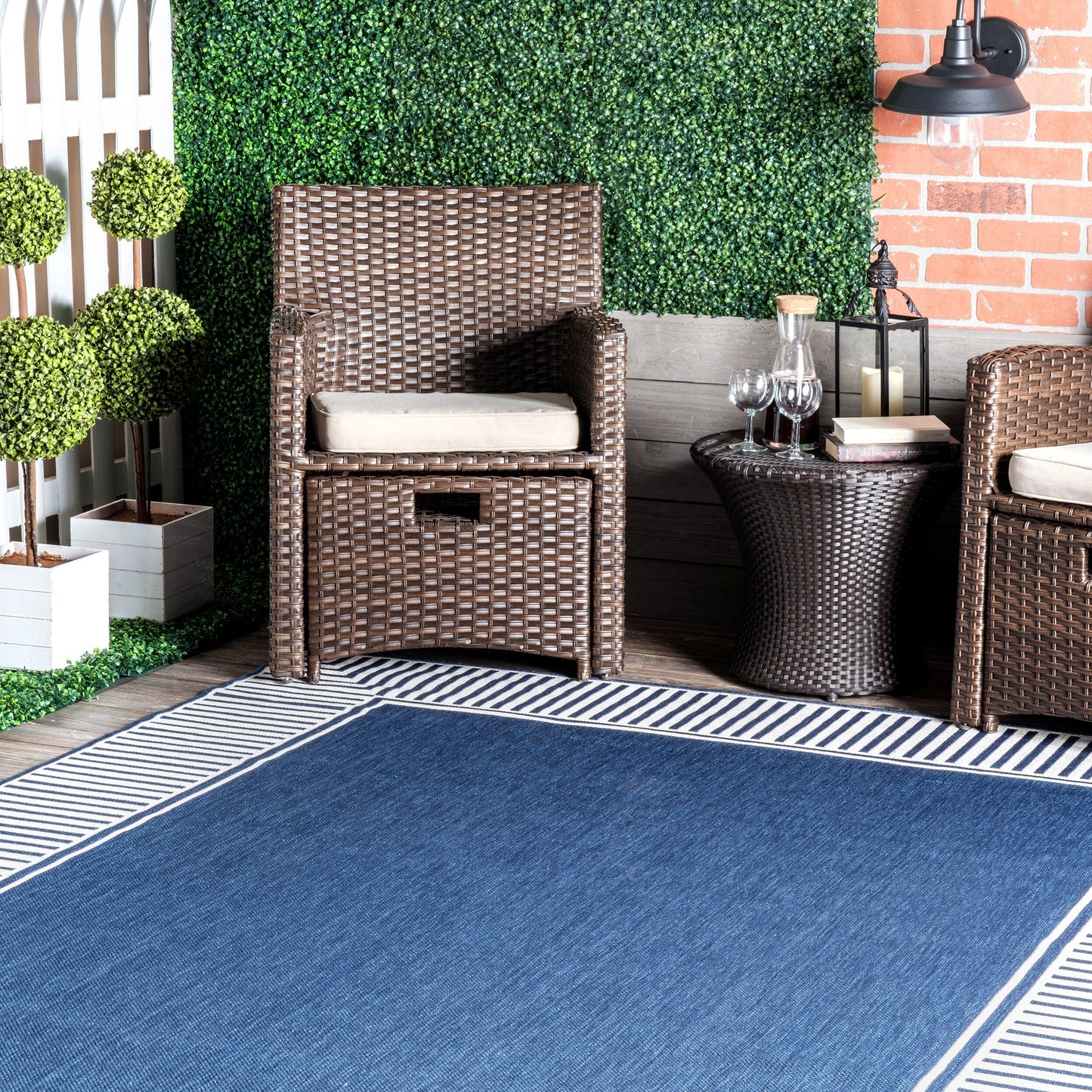 Nuloom Leah Classic Bordered Indoor/Outdoor-Teppich
