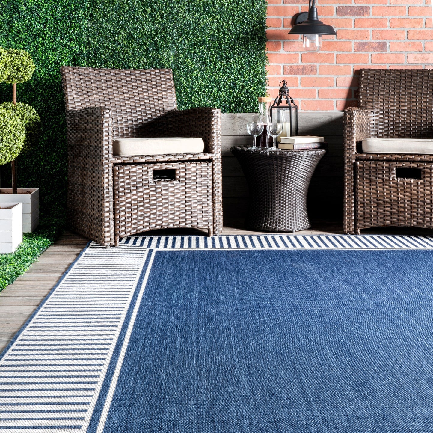 Nuloom Leah Classic Bordered Indoor/Outdoor-Teppich