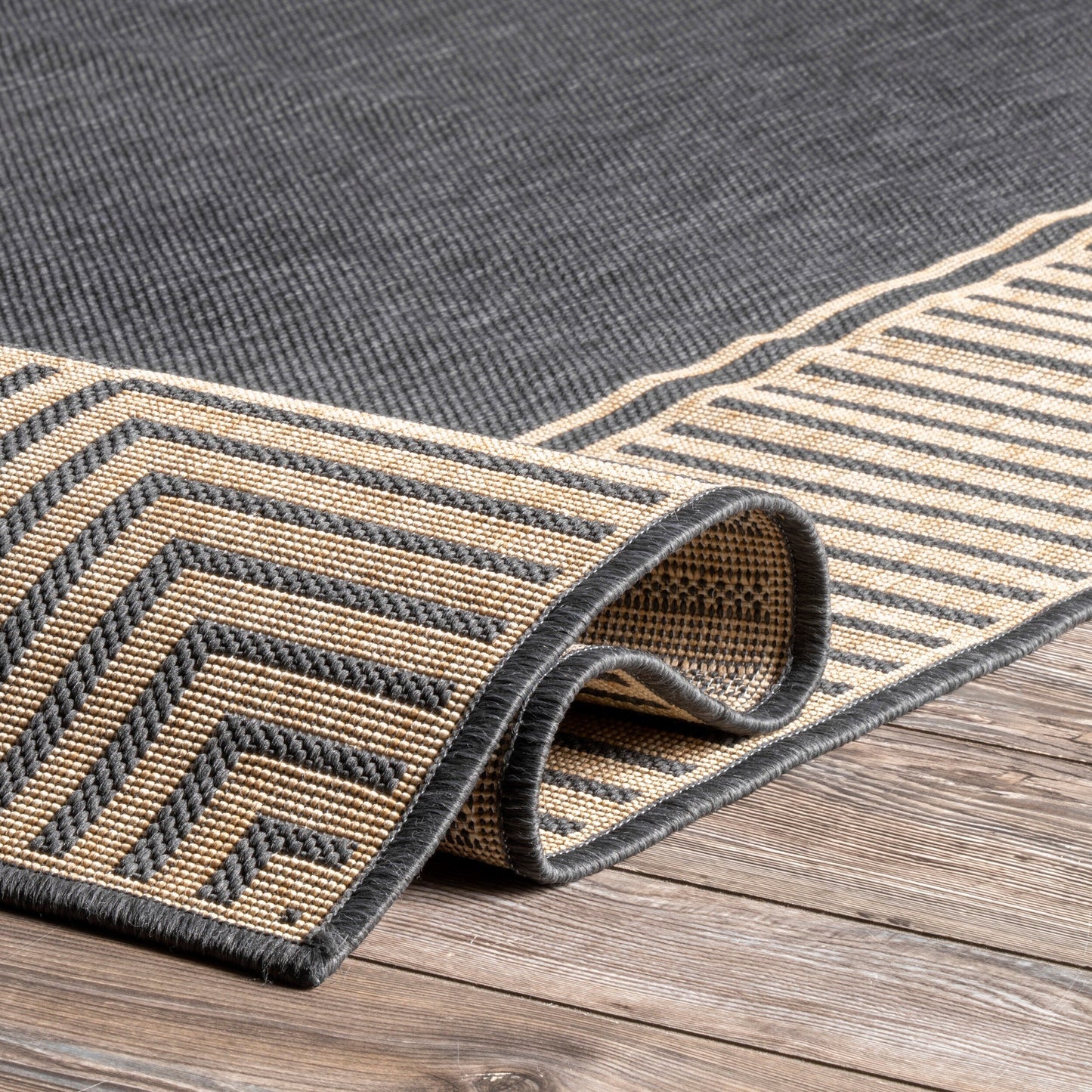 Nuloom Leah Classic Bordered Indoor/Outdoor-Teppich