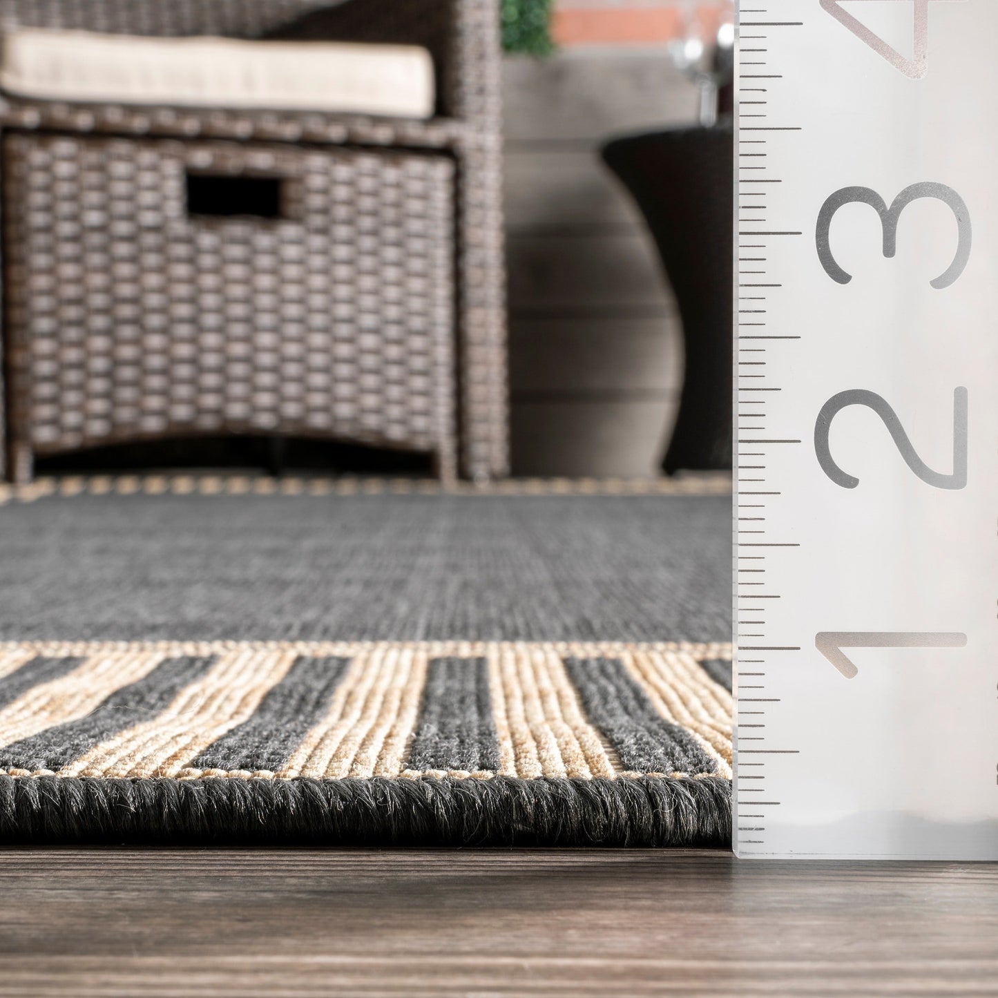Nuloom Leah Classic Bordered Indoor/Outdoor-Teppich