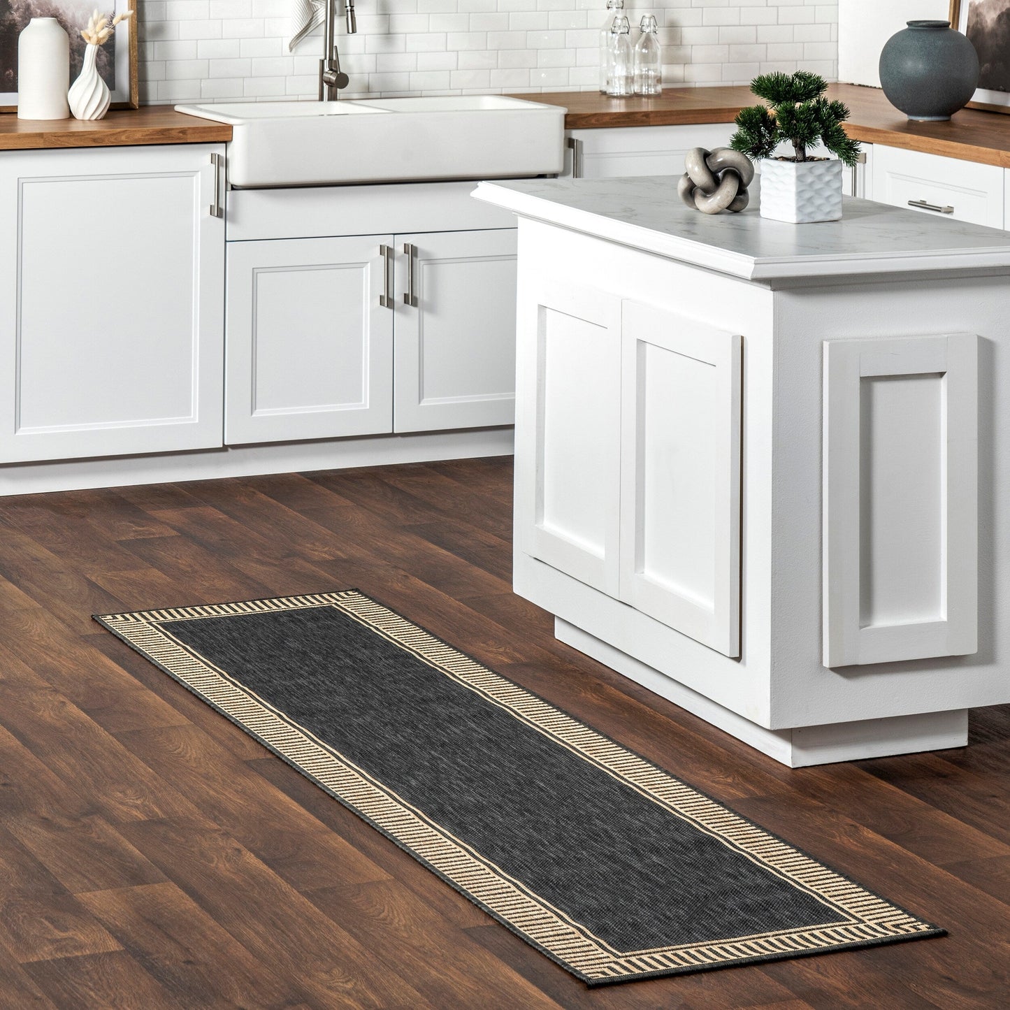 Nuloom Leah Classic Bordered Indoor/Outdoor-Teppich
