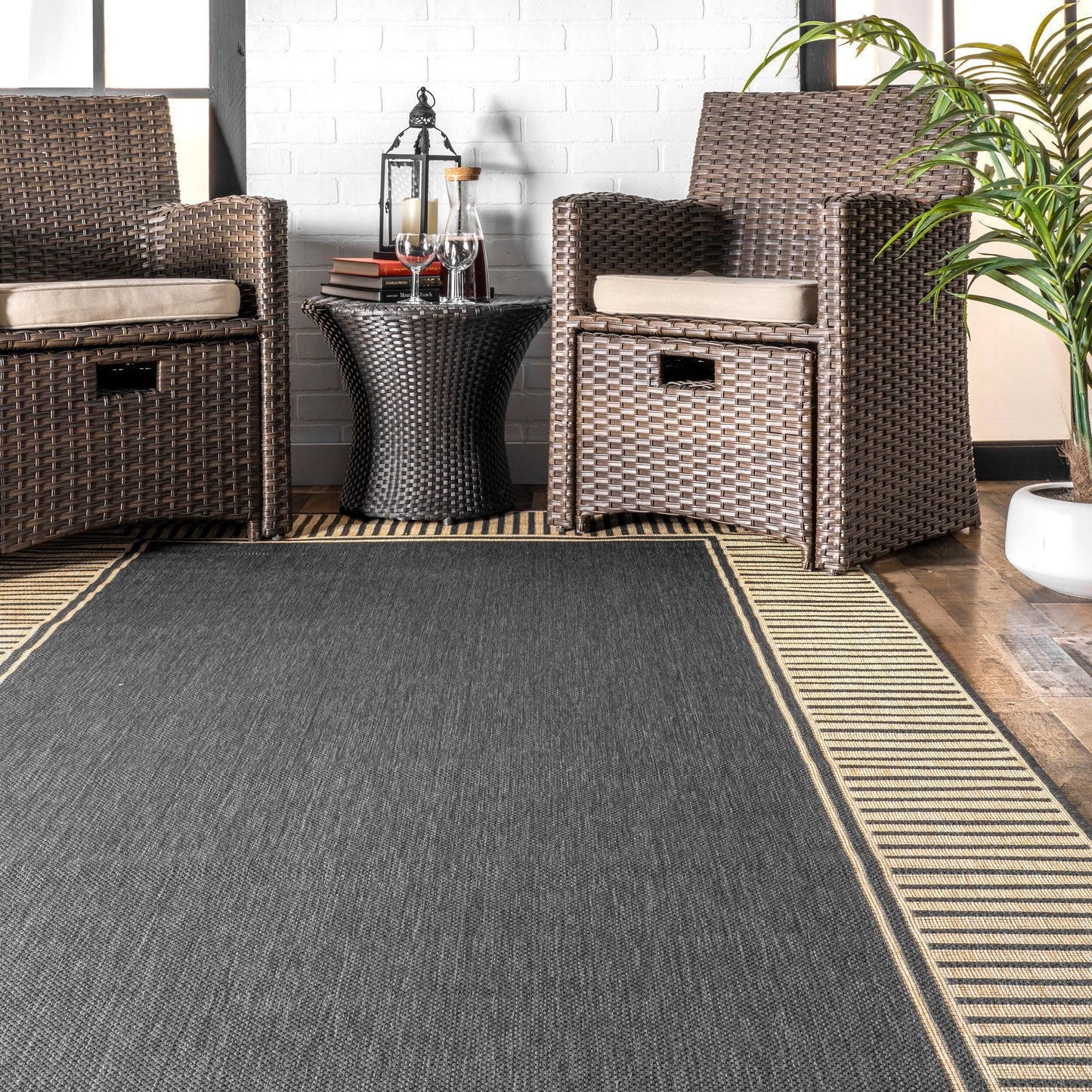 Nuloom Leah Classic Bordered Indoor/Outdoor-Teppich