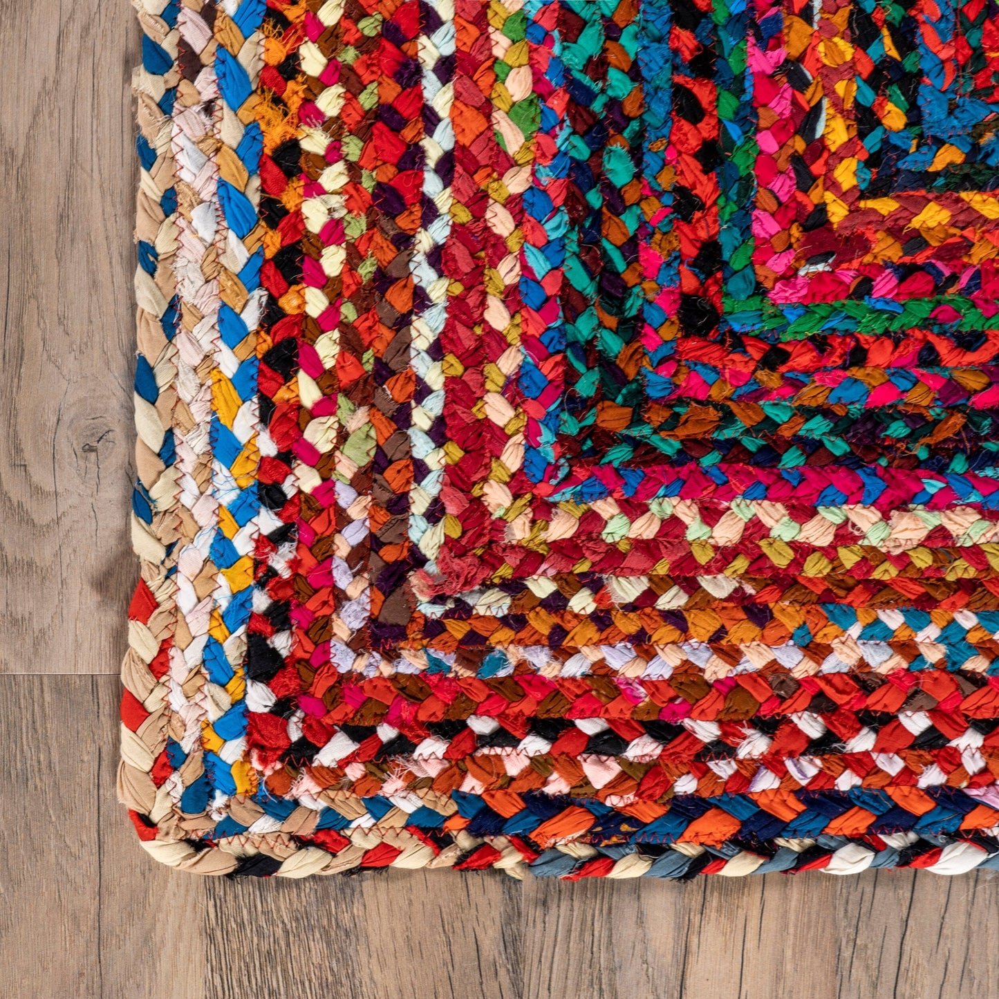 Nuloom Tammara Bohemian Handgeflochtener Flächenteppich