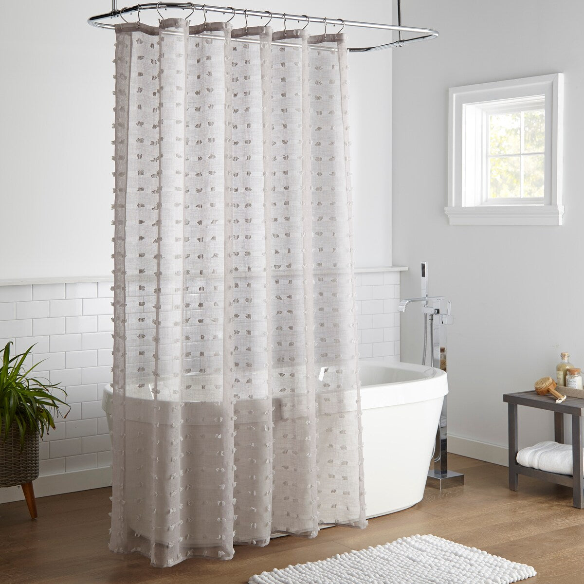 Nanshing Payton Duschvorhang mit Pom Pom-Pom-Muster und Knopfloch