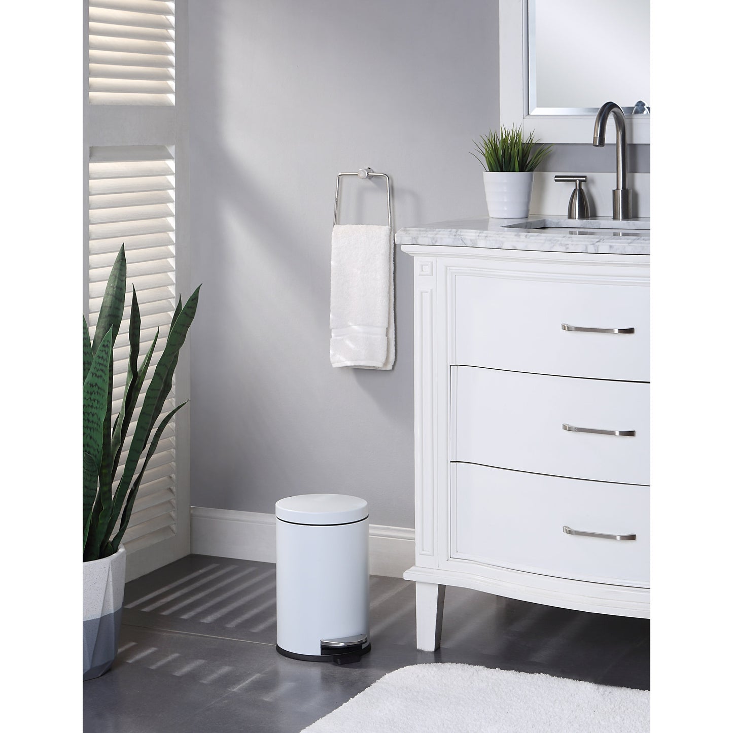 SunnyPoint 4,5 Liter / 1,2 Gallonen runder Mülleimer mit Kunststoff-Inneneimer; Badezimmer, Büro und Schlafzimmer, Betreten und langsames Schließen