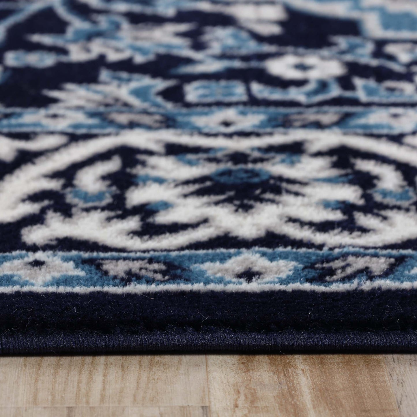 Hochwertiger Teppich Glendale mit Blumenmedaillon für den Innenbereich