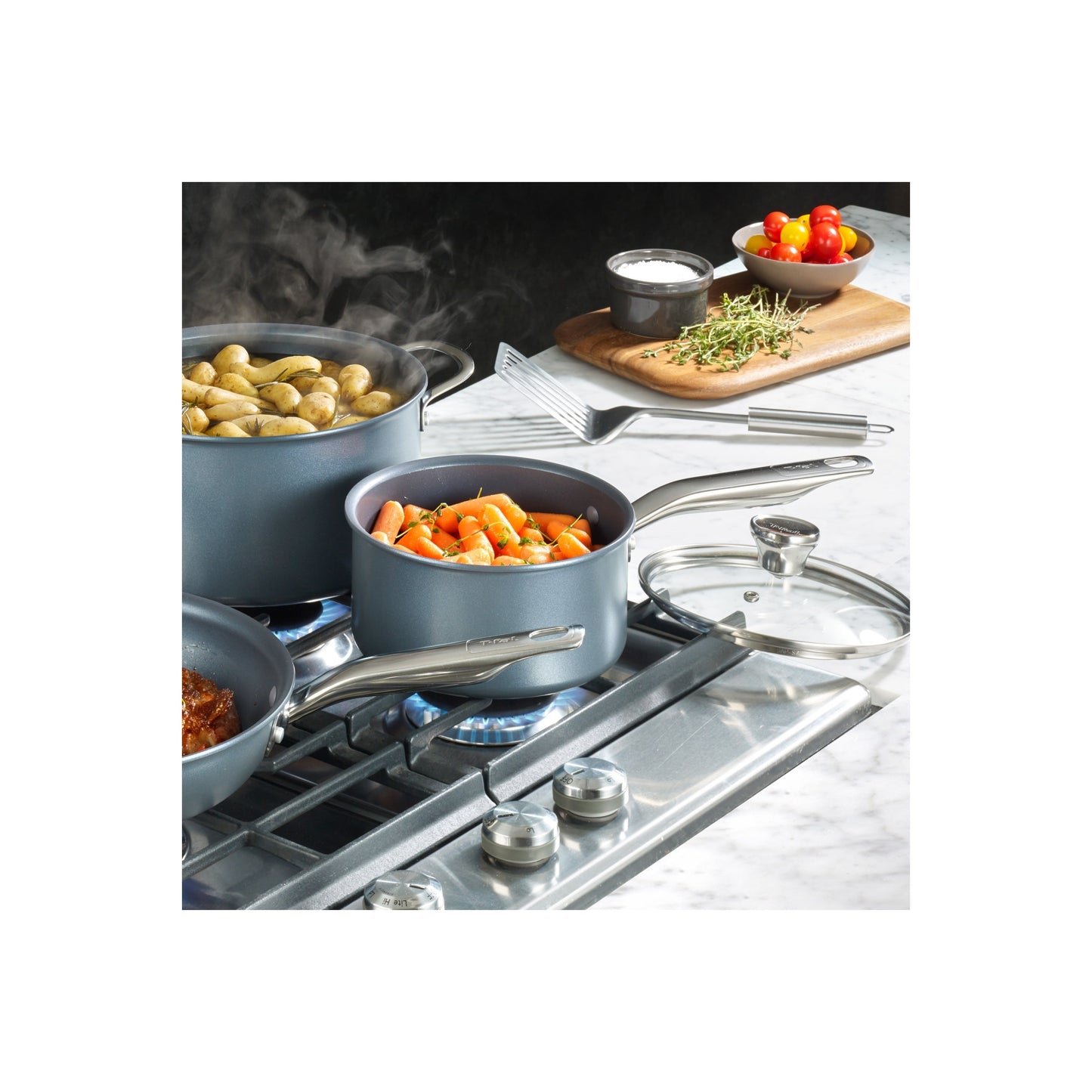 T-fal Platinum Antihaft-Saucentopf mit 2 Quart, Endurance Collection