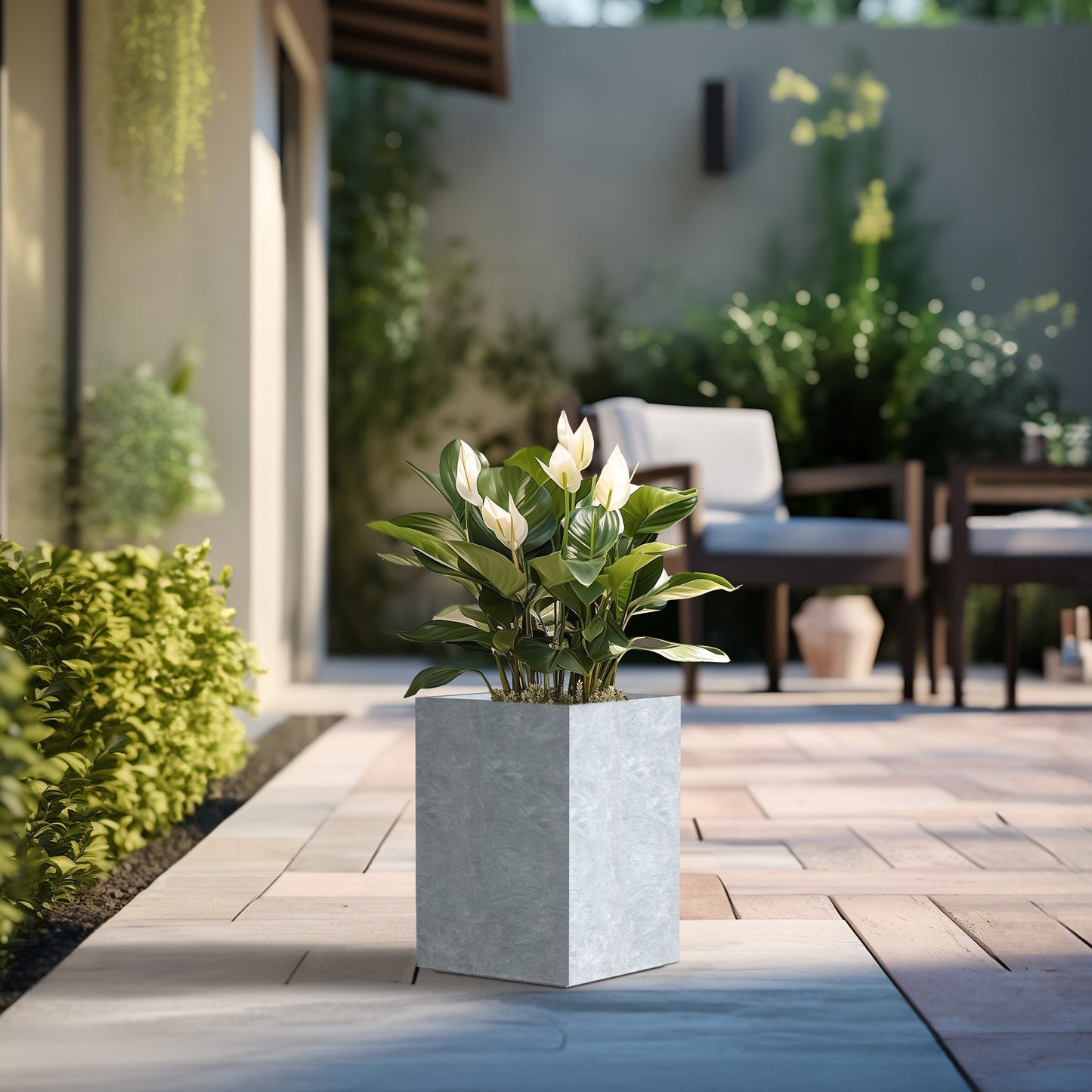 Hohe rechteckige Pflanzkästen aus Beton / Große Blumenkübel für drinnen und draußen