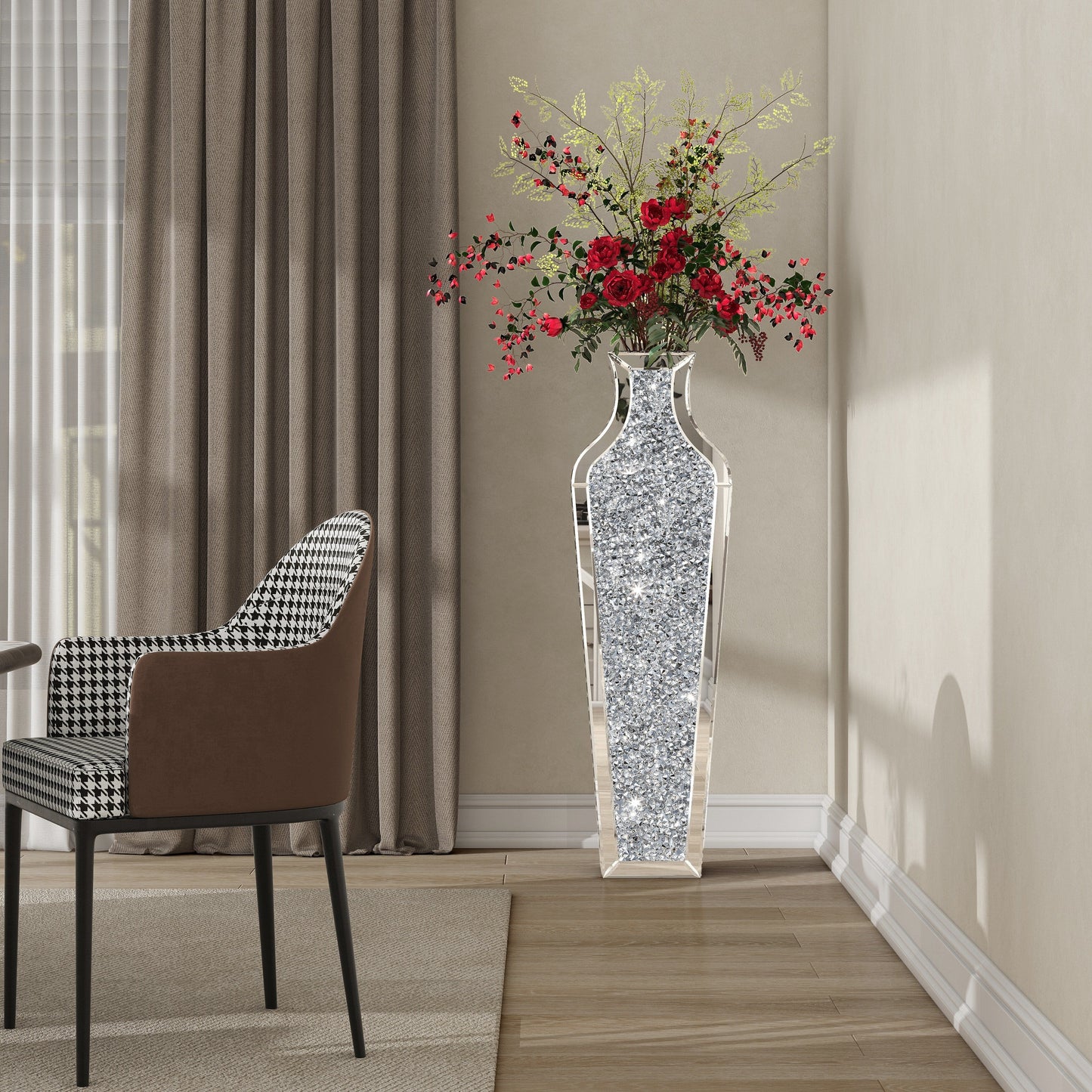 Hohe Bodenvase aus zerkleinerten Diamanten