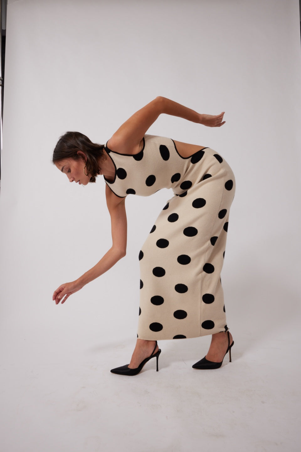 Mira Strick-Maxikleid – Cremefarben gepunktet