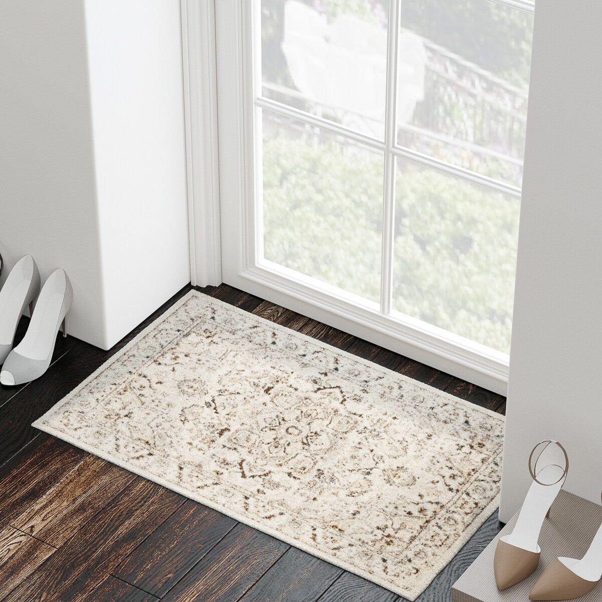 Traditional Cream/Beige Oriental Area Rug