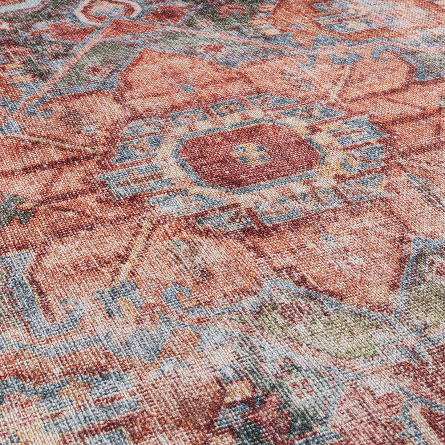 Traditioneller, maschinenwaschbarer Teppich im Used-Look