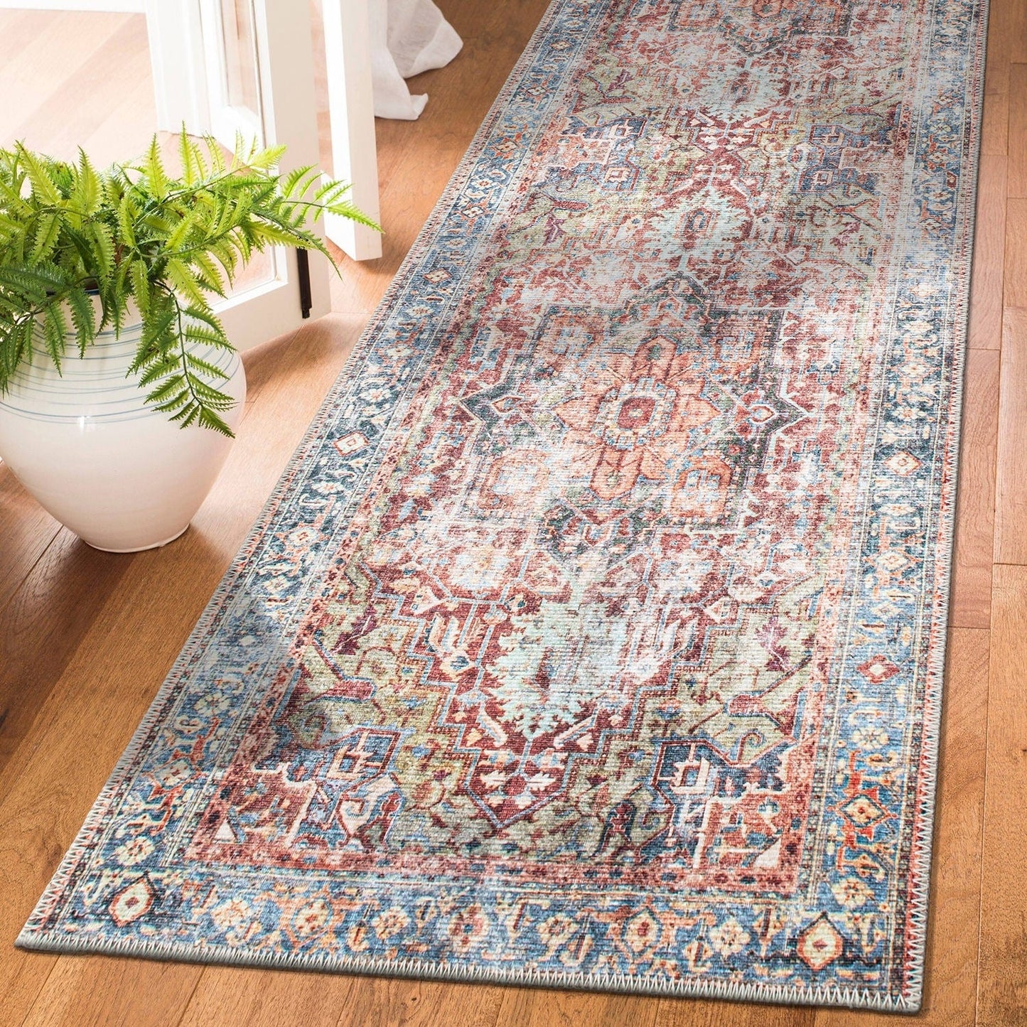 Traditioneller, maschinenwaschbarer Teppich im Used-Look