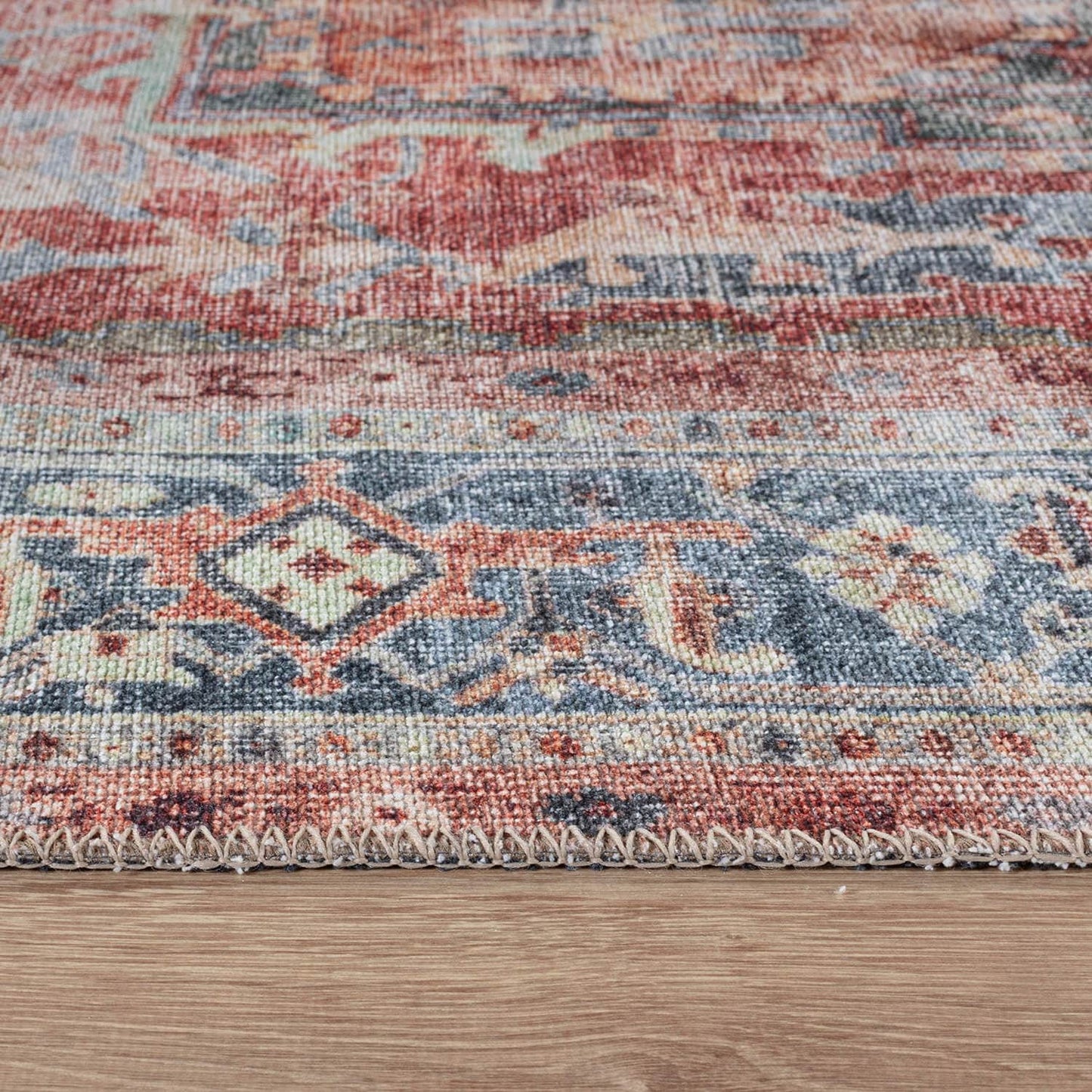 Traditioneller, maschinenwaschbarer Teppich im Used-Look