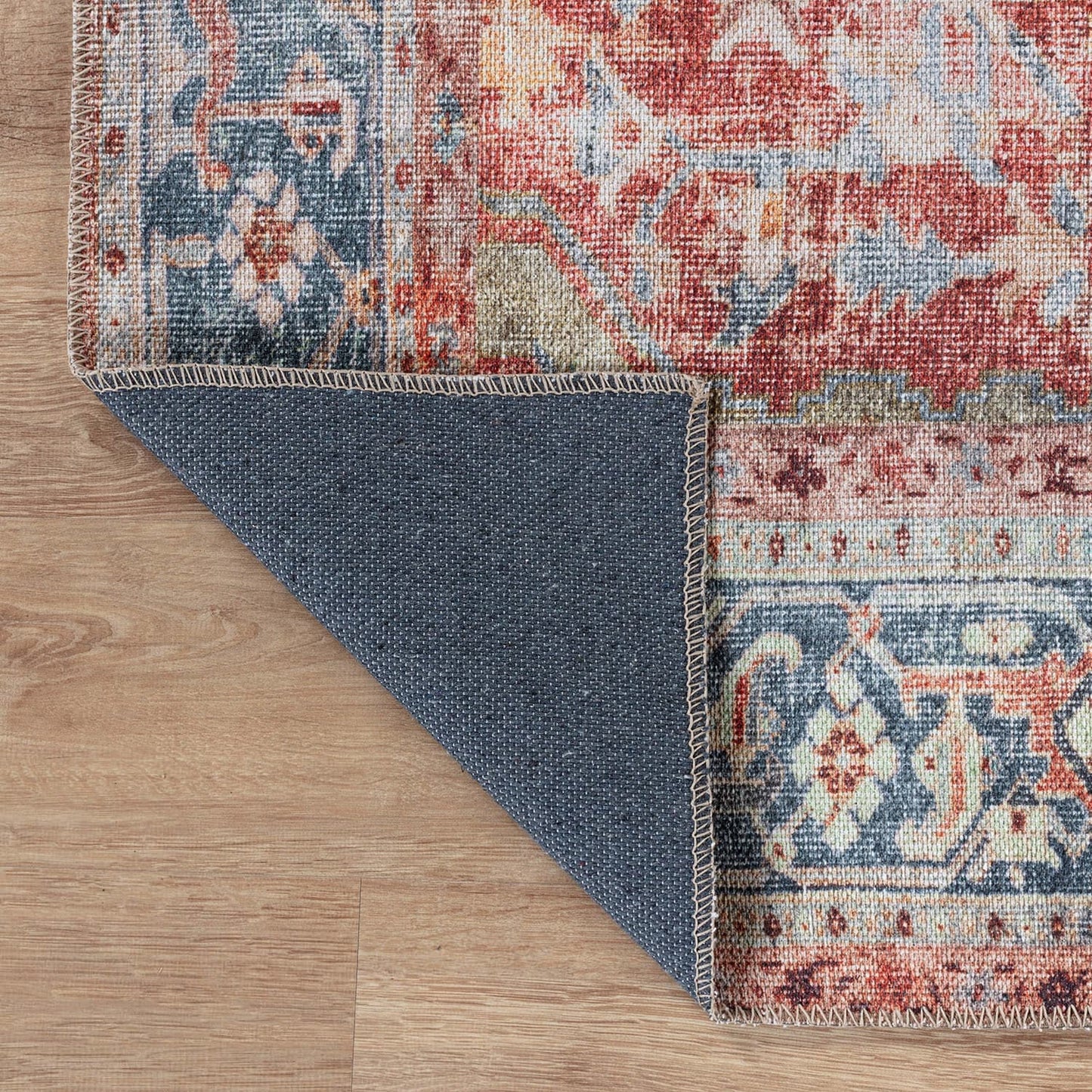 Traditioneller, maschinenwaschbarer Teppich im Used-Look
