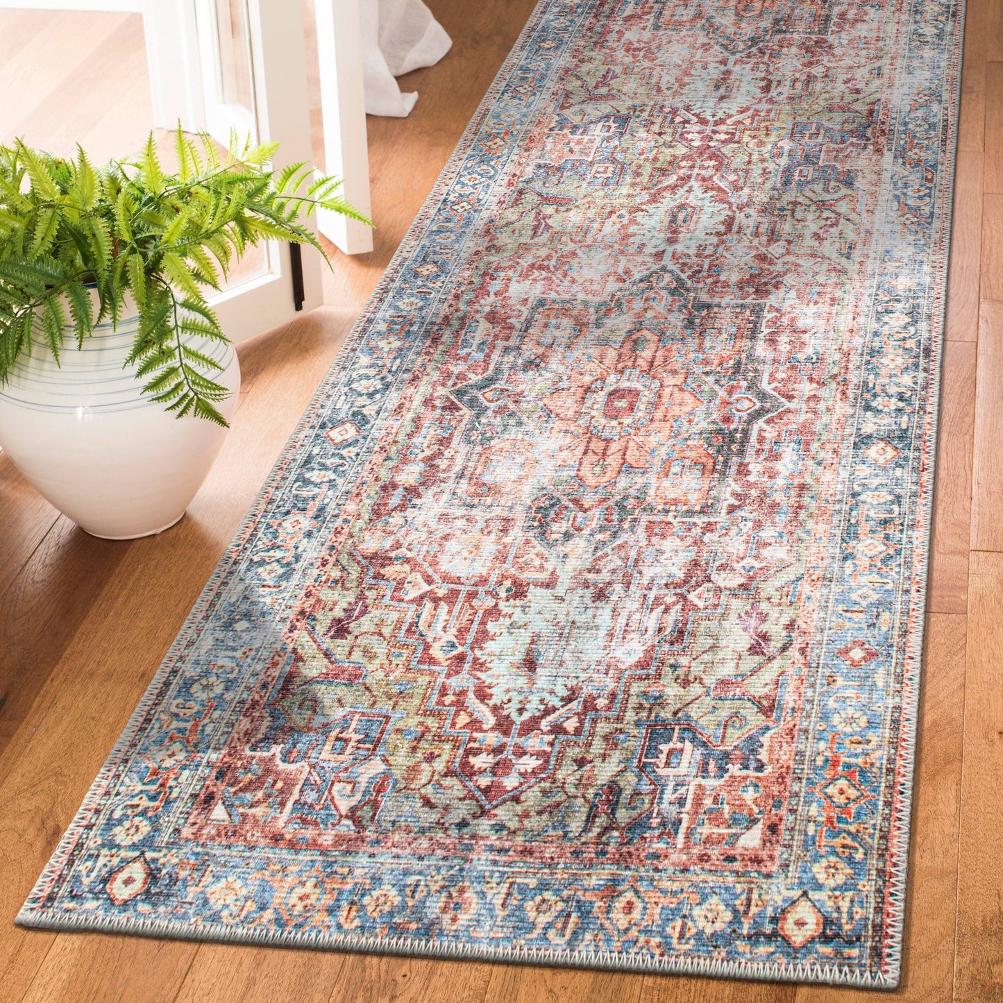 Traditioneller, maschinenwaschbarer Teppich im Used-Look