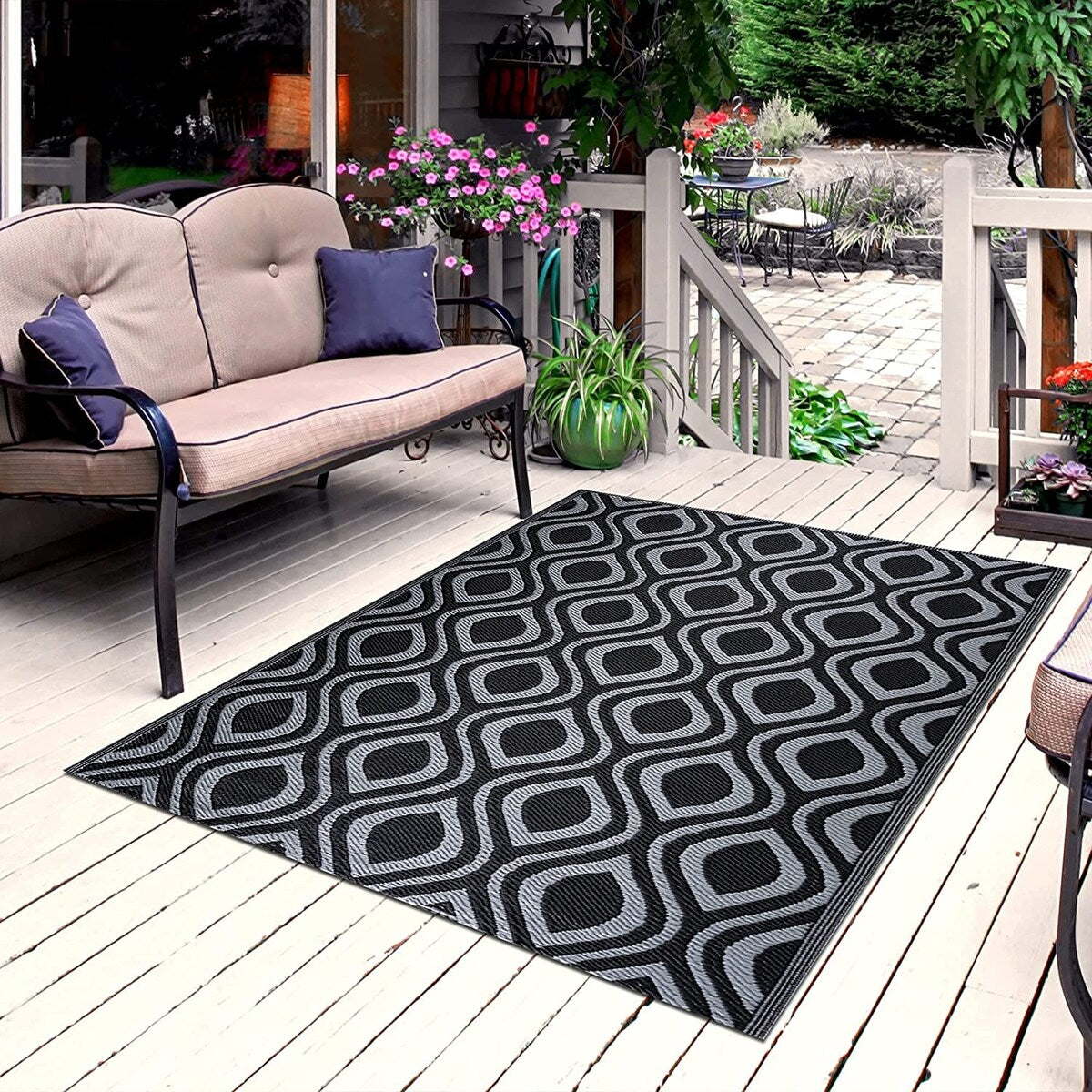 Leichte, wendbare Outdoor-Bodenmatte/Teppich „Venice“ aus recyceltem Kunststoff
