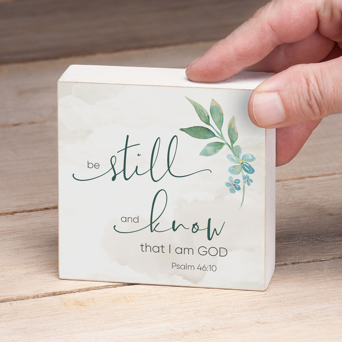 Holzblock-Dekor-Nachricht „Be Still and Know“ – Schild, 9,5 cm im Quadrat, hergestellt in den USA – Multi-40