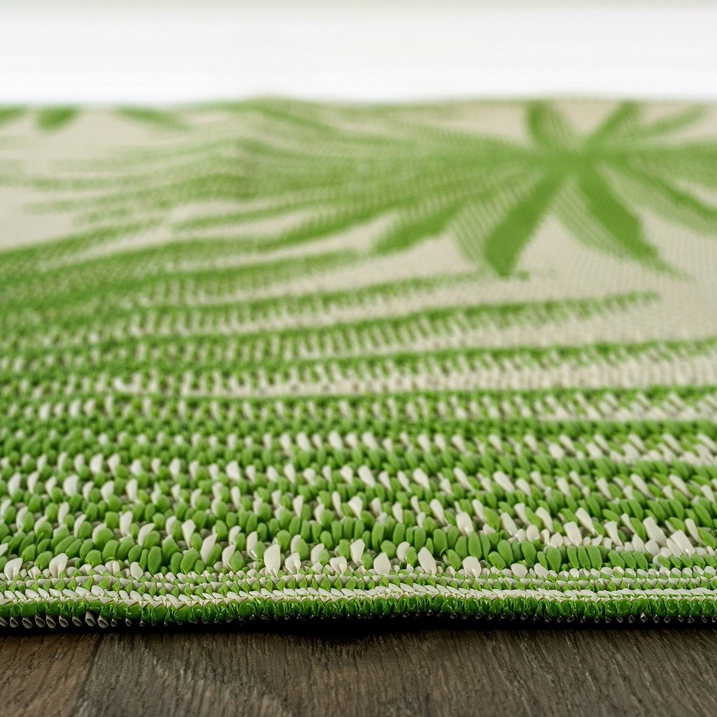 World Rug Gallery – Wendbare Outdoor-Teppiche aus recyceltem Kunststoff mit Blumenmuster und tropischem Muster