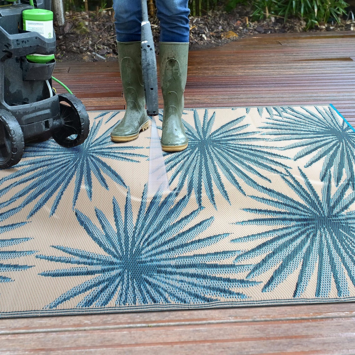 World Rug Gallery – Wendbare Outdoor-Teppiche aus recyceltem Kunststoff mit Blumenmuster und tropischem Muster