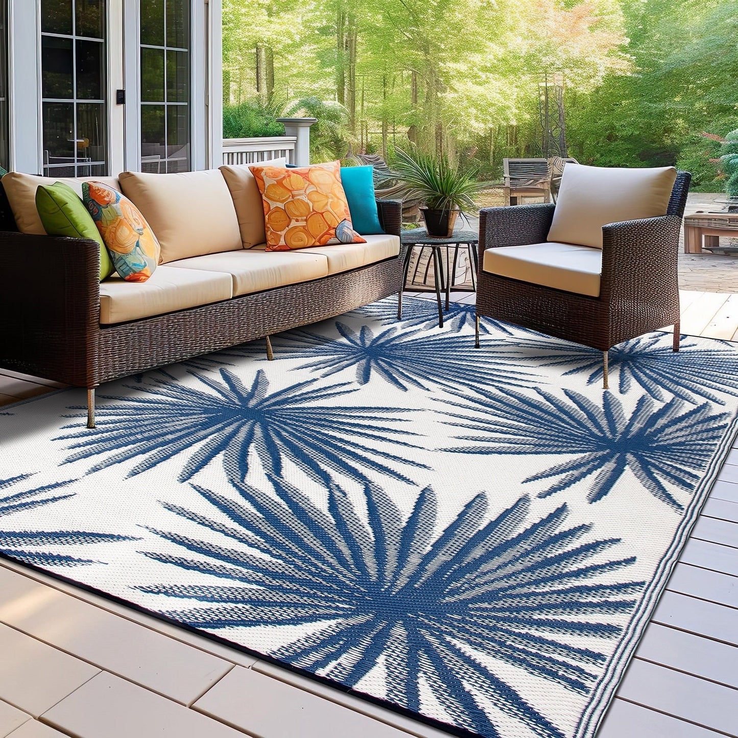 World Rug Gallery – Wendbare Outdoor-Teppiche aus recyceltem Kunststoff mit Blumenmuster und tropischem Muster