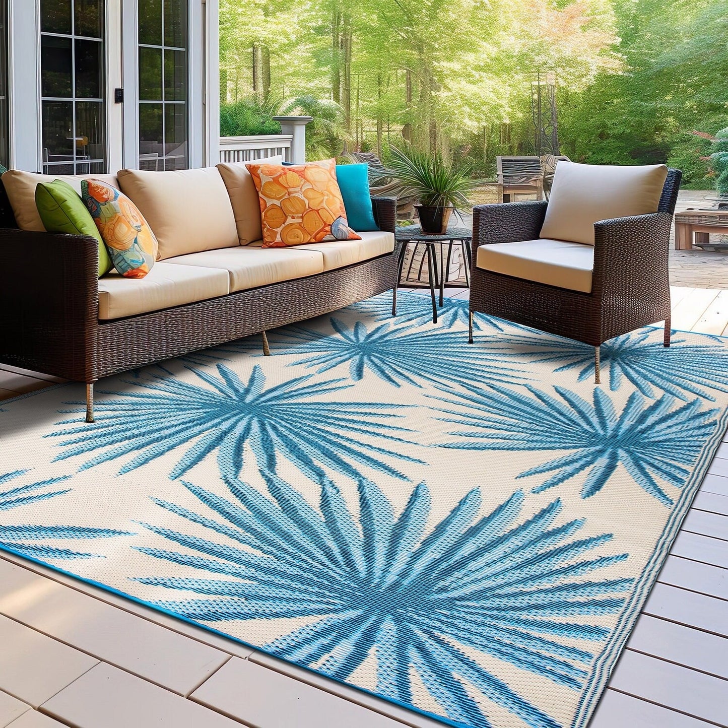 World Rug Gallery – Wendbare Outdoor-Teppiche aus recyceltem Kunststoff mit Blumenmuster und tropischem Muster