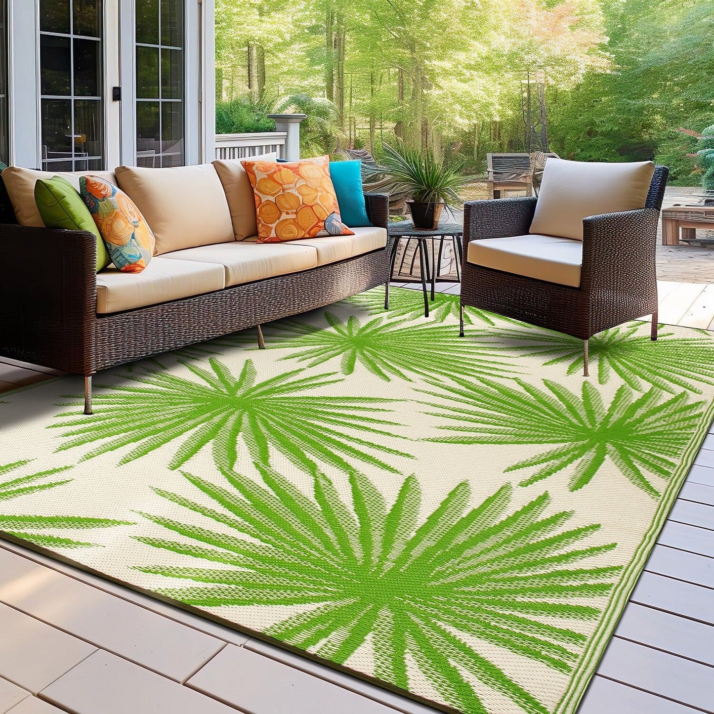 World Rug Gallery – Wendbare Outdoor-Teppiche aus recyceltem Kunststoff mit Blumenmuster und tropischem Muster