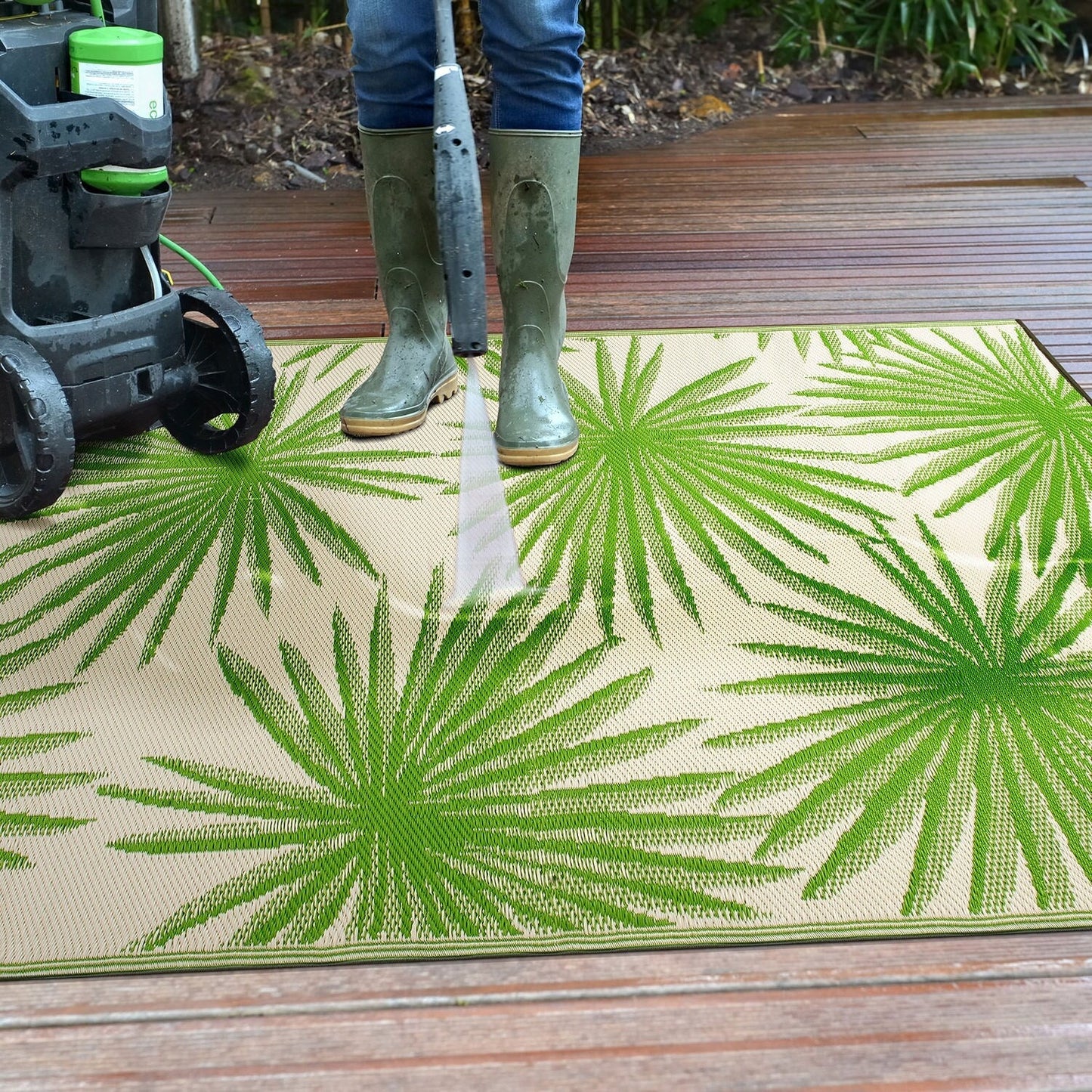 World Rug Gallery – Wendbare Outdoor-Teppiche aus recyceltem Kunststoff mit Blumenmuster und tropischem Muster