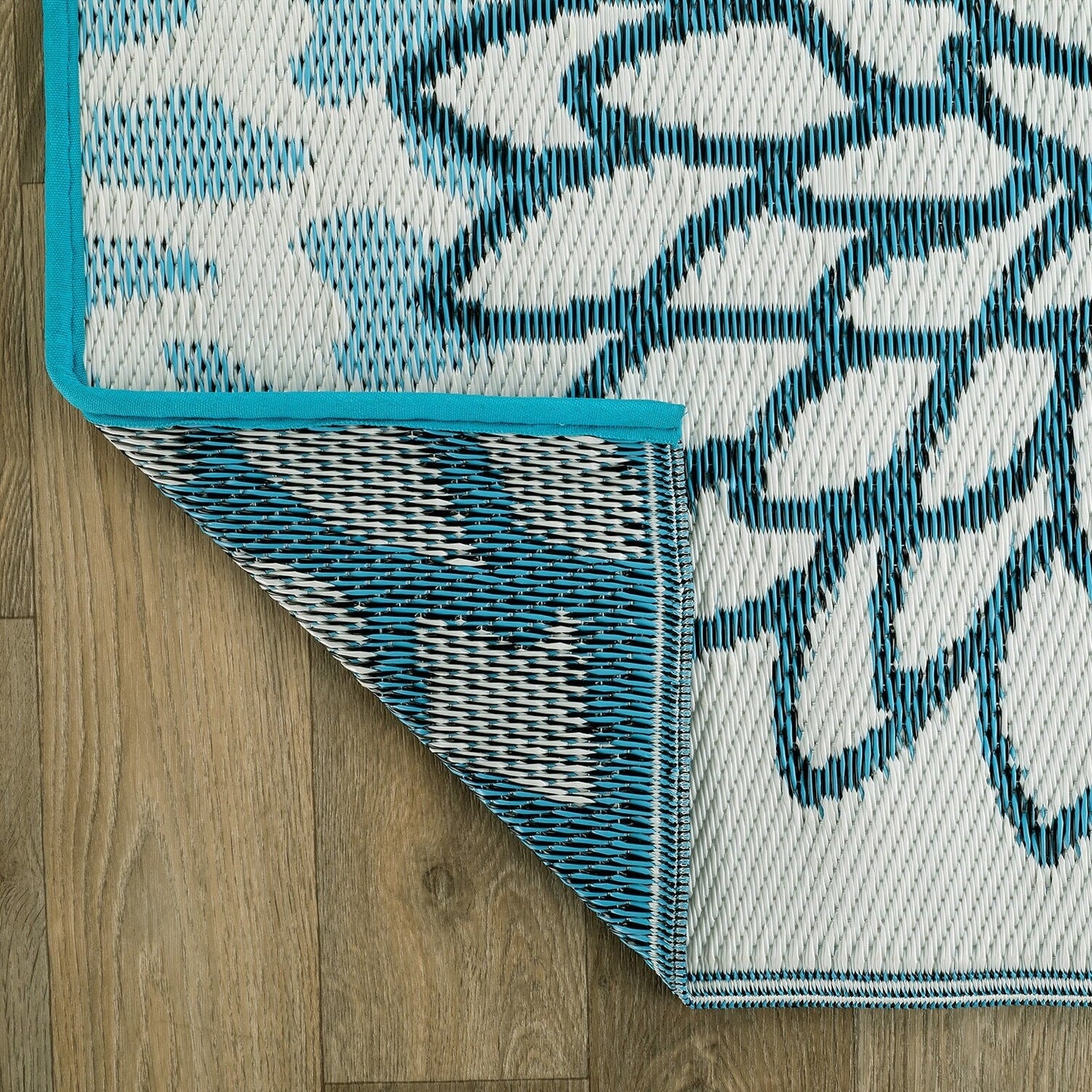 World Rug Gallery – Moderne, florale Aloha-Wendeteppiche aus recyceltem Kunststoff