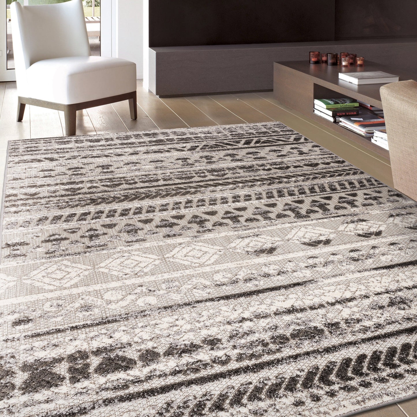 World Rug Gallery Modern Stripes Faded Geometric Indoor/Outdoor Area Rug