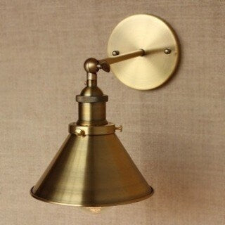 1-flammige Wandleuchte mit kegelförmigem Metallschirm, Messing