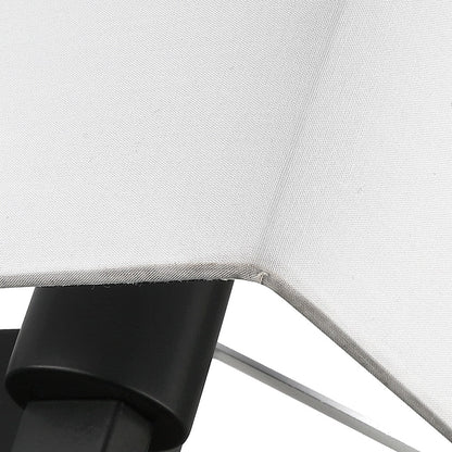 Wandleuchte mit weißem Stoffschirm