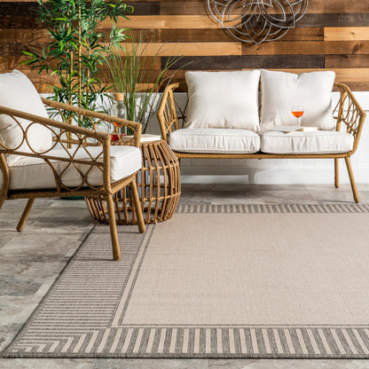 Nuloom Leah Classic Bordered Indoor/Outdoor-Teppich