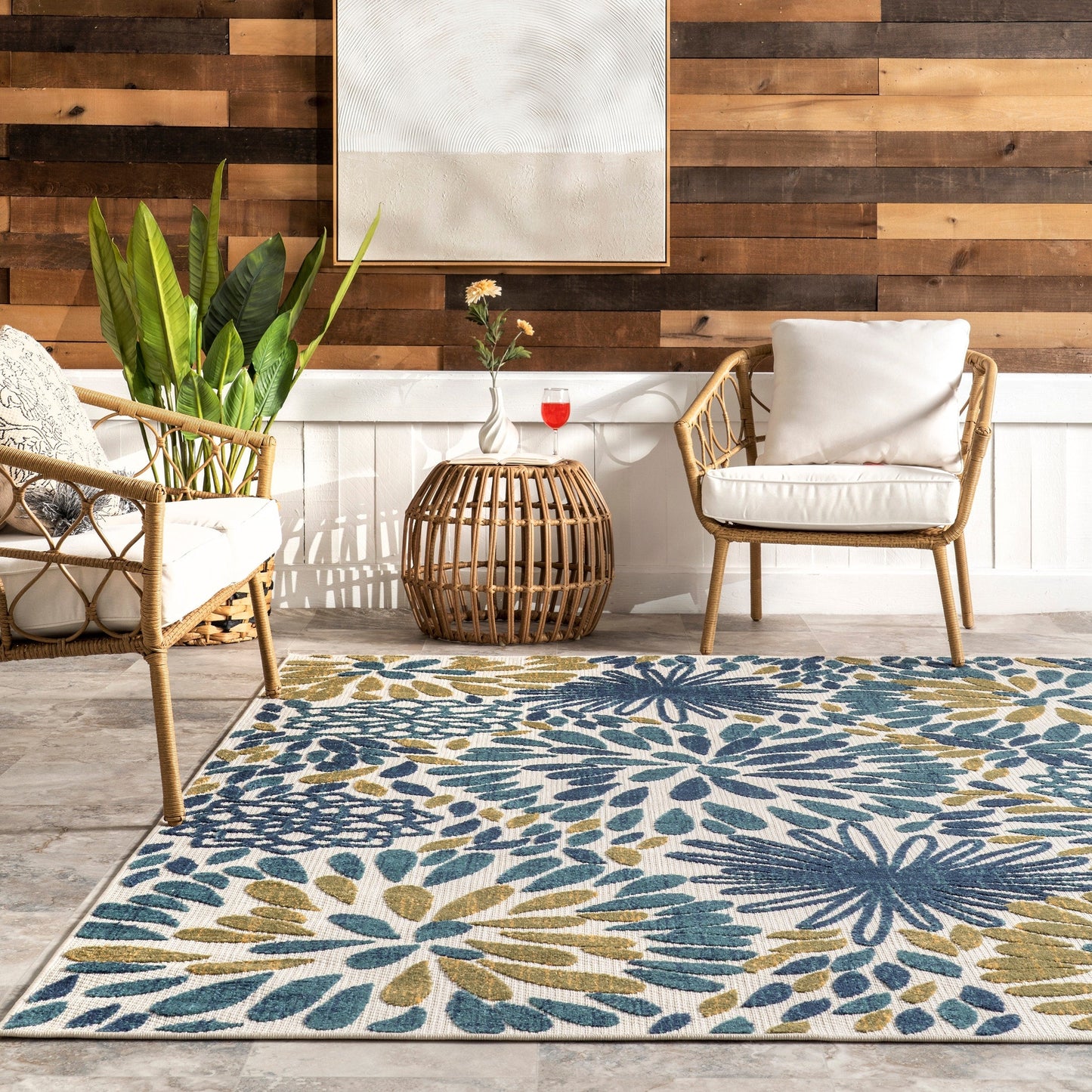 Nuloom Ronda Teppich für drinnen und draußen mit kräftigem Blumenmuster