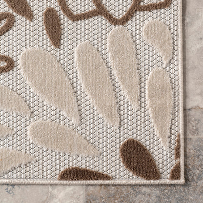 Nuloom Ronda Teppich für drinnen und draußen mit kräftigem Blumenmuster