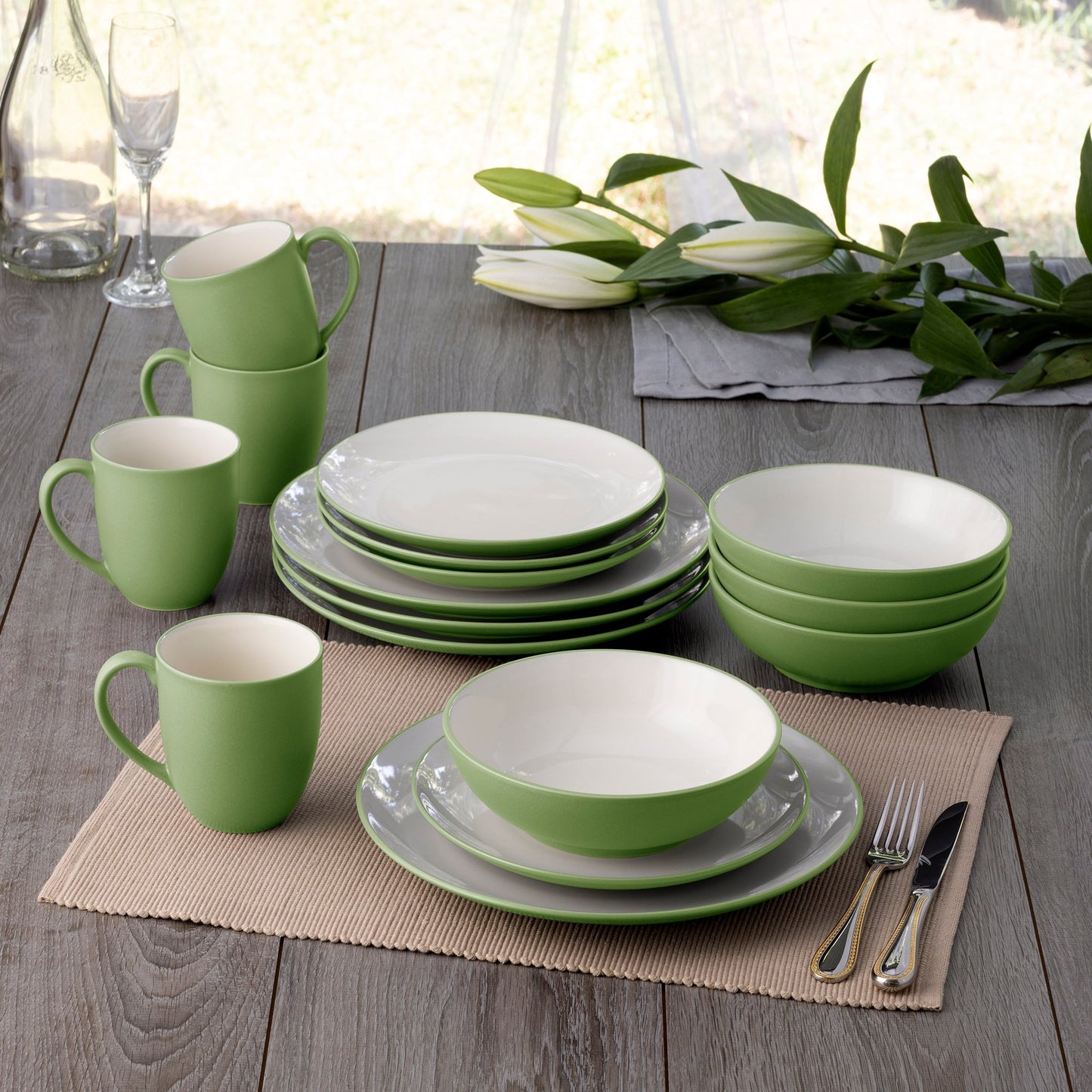 Noritake Colorwave 16-teiliges Coupe-Geschirrset, Service für 4