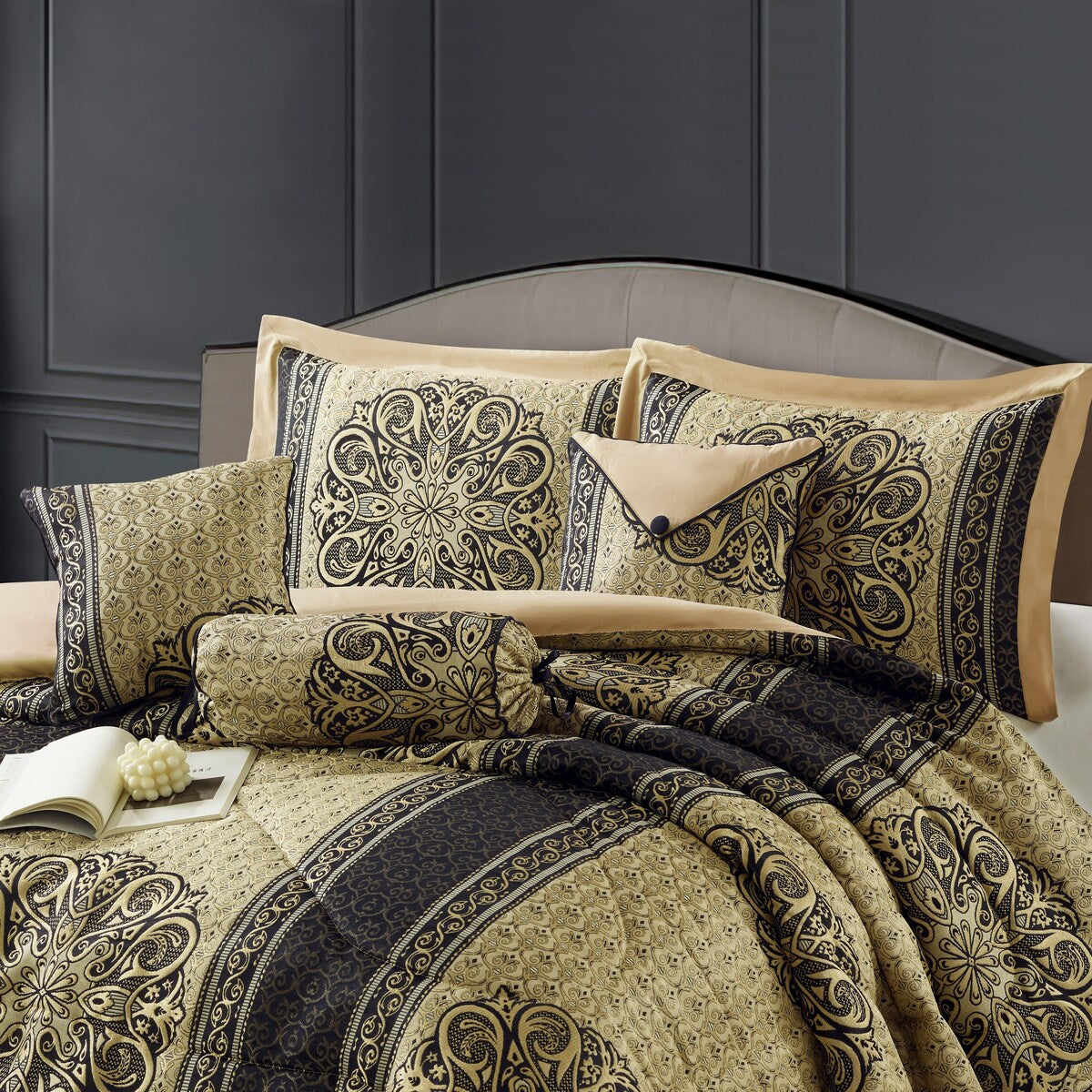 Nanshing Prince 7-teiliges elegantes Medaillon-Bettdeckenset