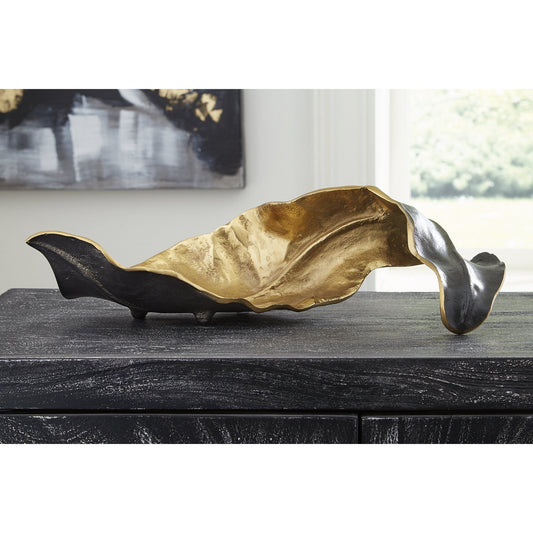Skulptur „Melinda“ in Schwarz/Gold-Optik – 20 B x 8 T x 6 H