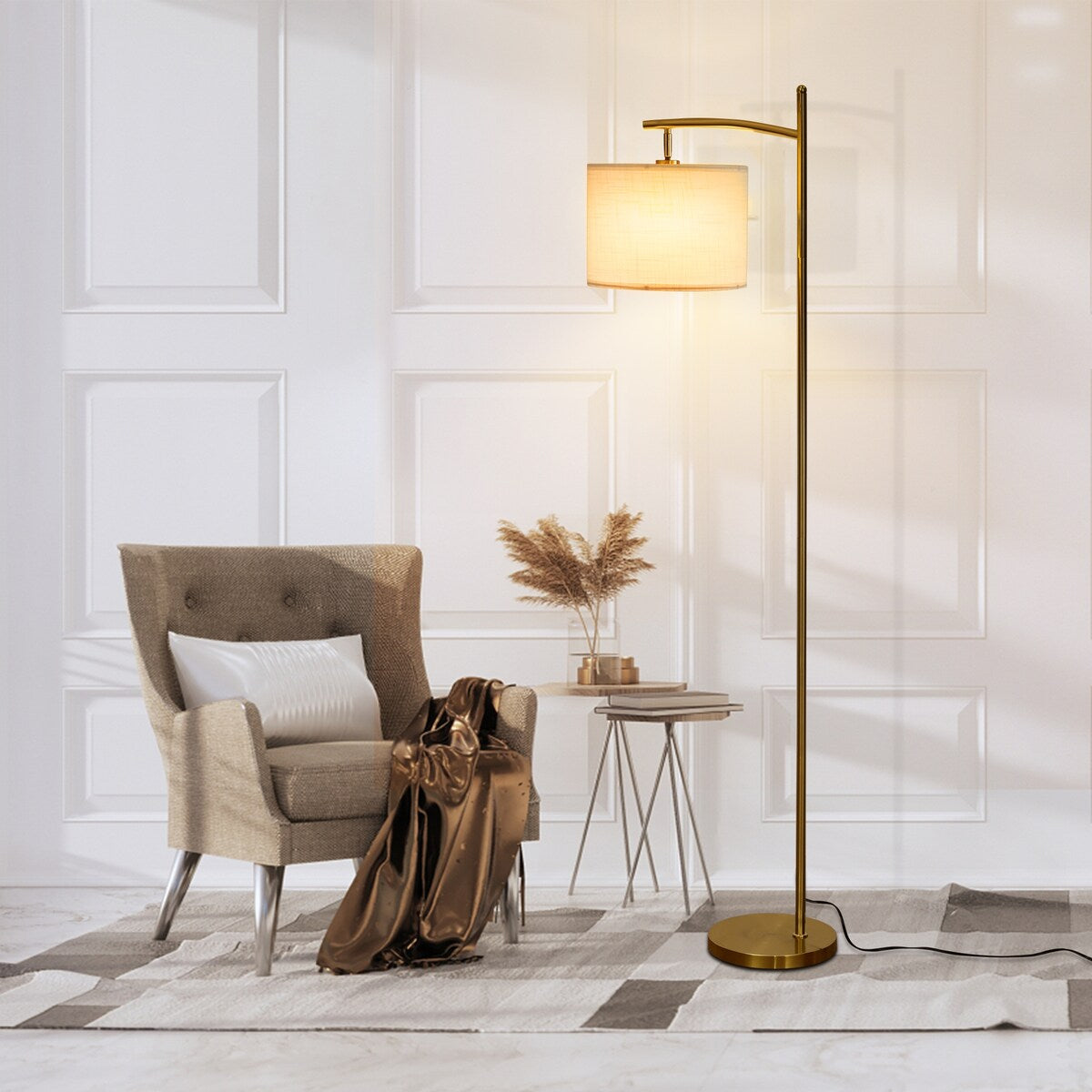 Dimmbare LED-Stehlampe „Netin 66“ mit gewölbter Form und Fernbedienung – N/A