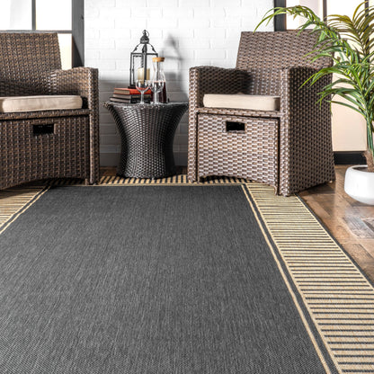 Nuloom Leah Classic Bordered Indoor/Outdoor-Teppich