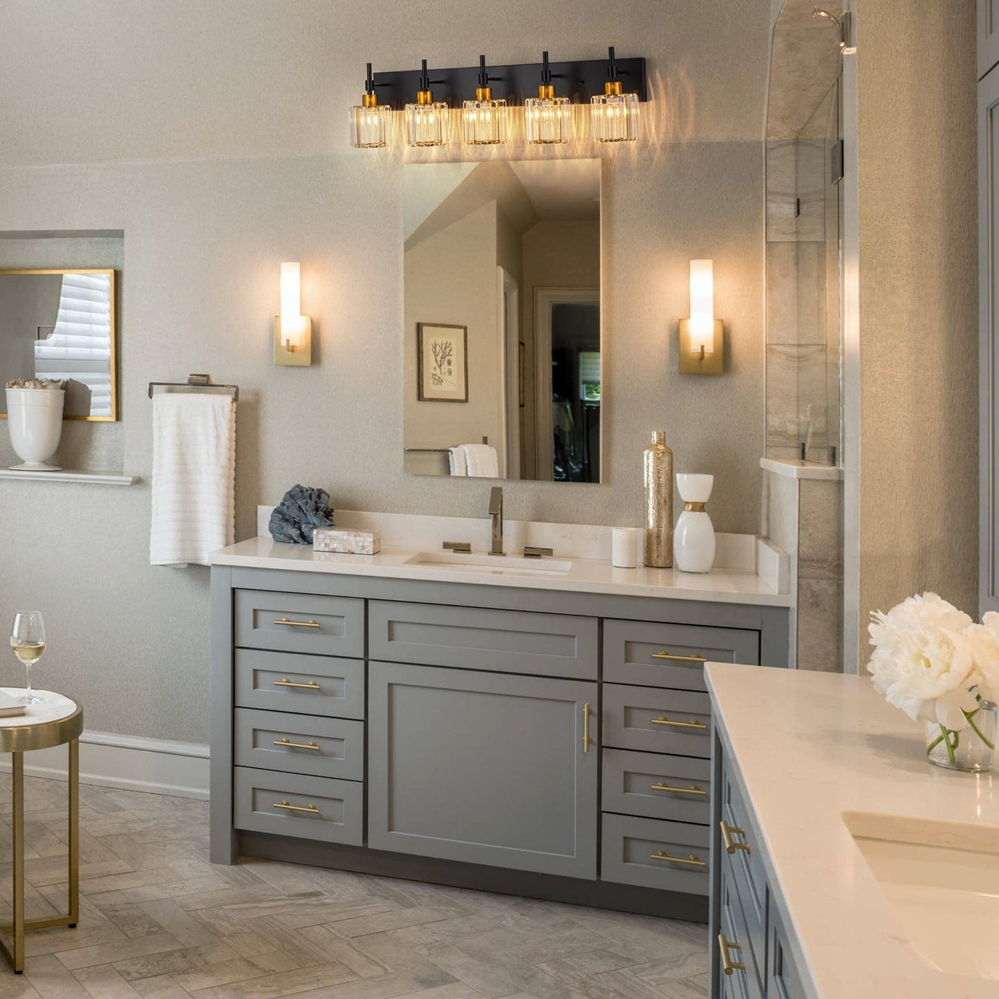 Moderne dimmbare Kristall-Badezimmer-Wandleuchten mit Waschtischleuchten und Kristallschirmen