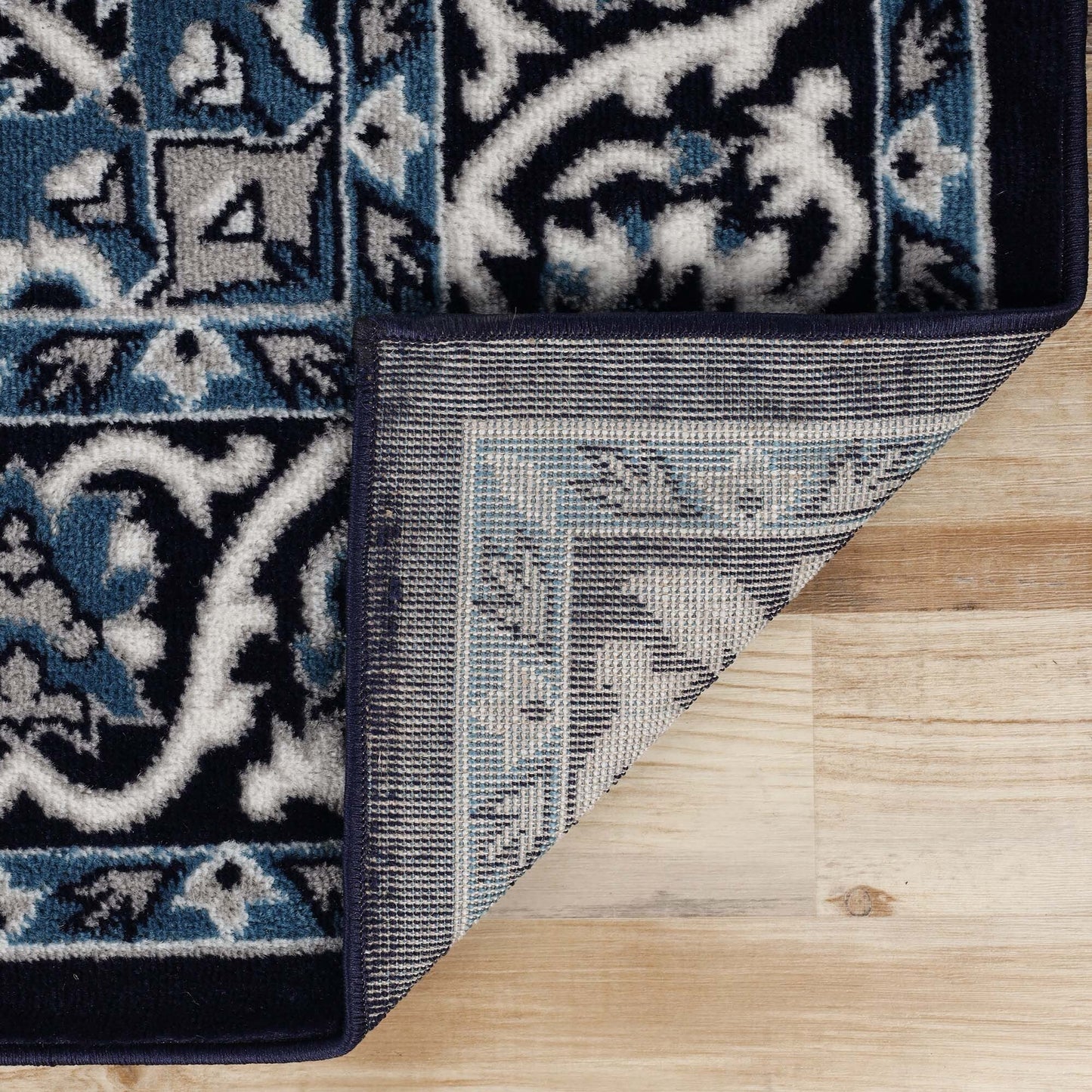 Hochwertiger Teppich Glendale mit Blumenmedaillon für den Innenbereich