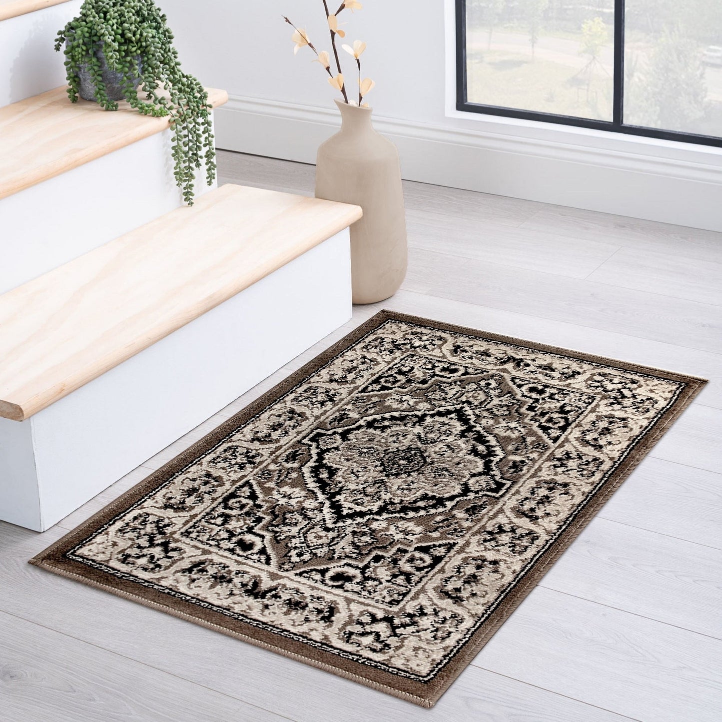 Hochwertiger Teppich Glendale mit Blumenmedaillon für den Innenbereich