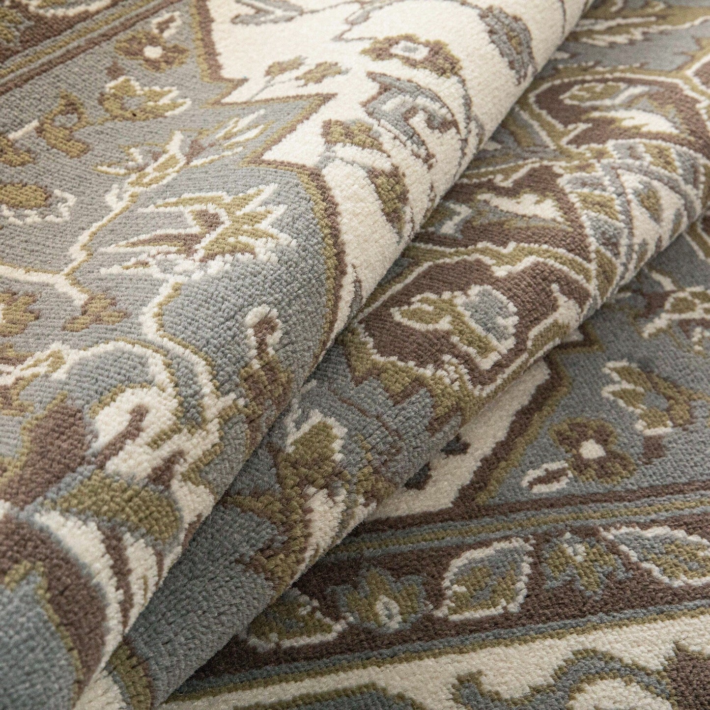 Hochwertiger Teppich Glendale mit Blumenmedaillon für den Innenbereich