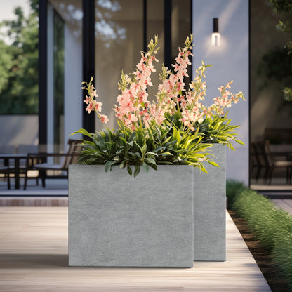 Hohe rechteckige Pflanzkästen aus Beton / Große Blumenkübel für drinnen und draußen