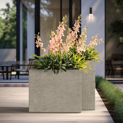 Hohe rechteckige Pflanzkästen aus Beton / Große Blumenkübel für drinnen und draußen