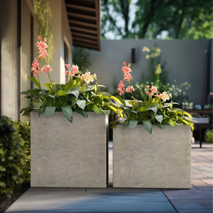 Hohe rechteckige Pflanzkästen aus Beton / Große Blumenkübel für drinnen und draußen