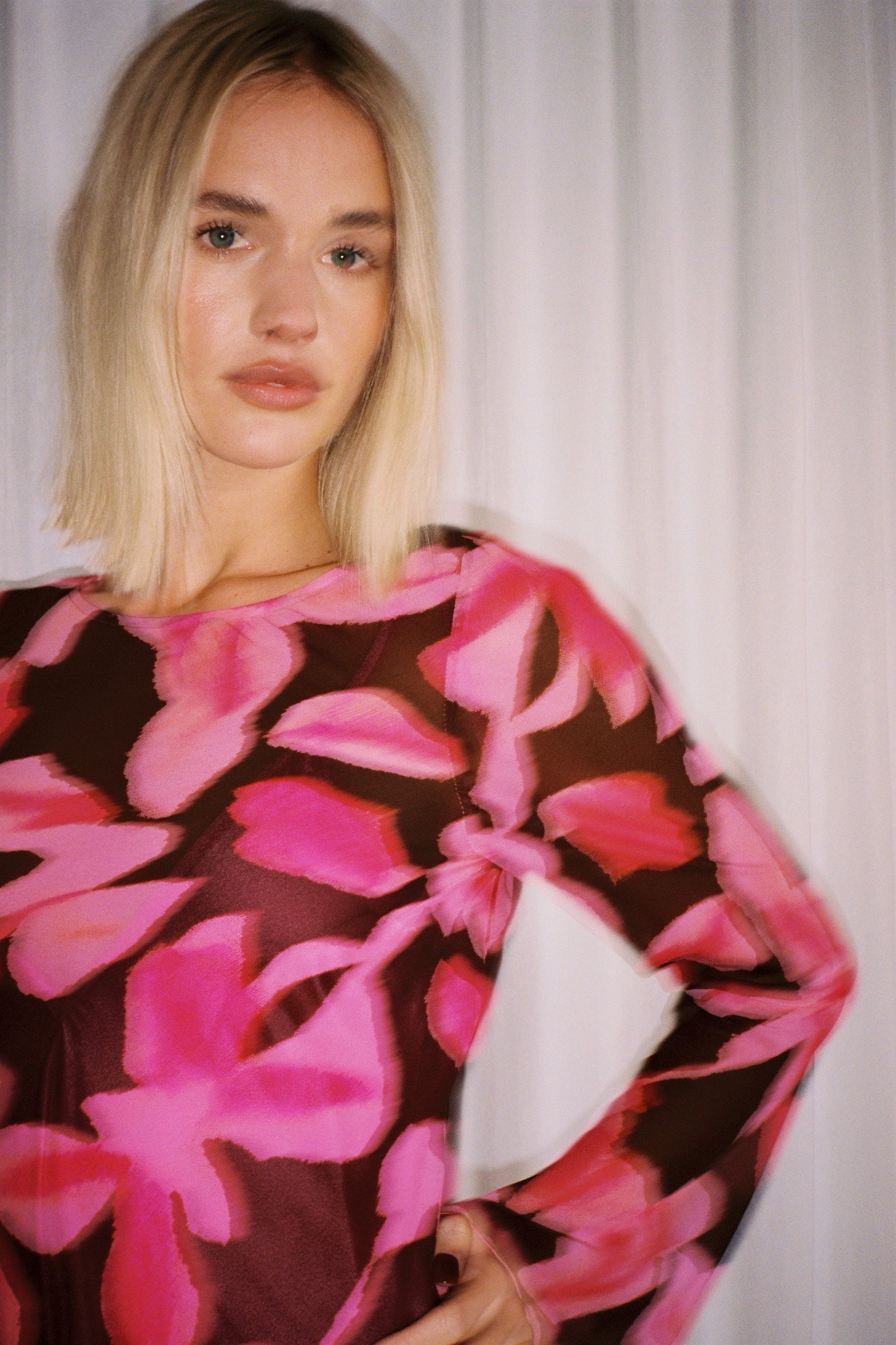 Lottie Maxikleid – Schokoladengeblümt