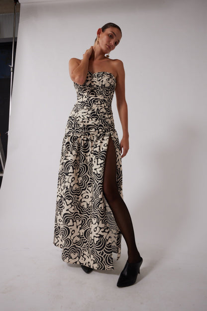 Dolcie trägerloses Maxikleid – Noir Print