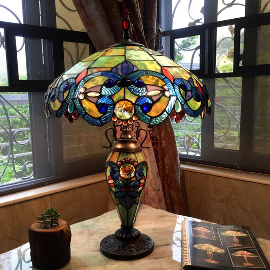 Tischlampe im viktorianischen Tiffany-Stil mit 2 und 1 Licht
